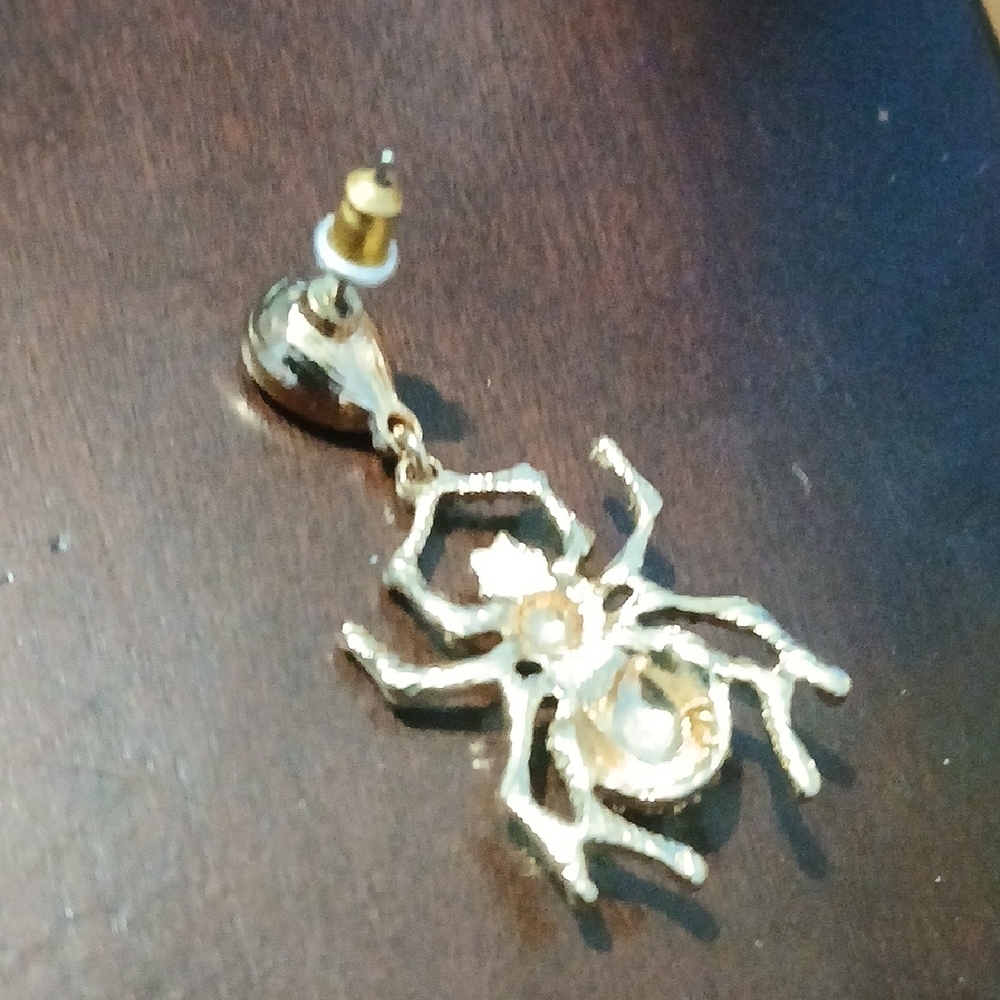 Color Gold ,Purple and Blue Spider Earrings - Picture 4 of 5